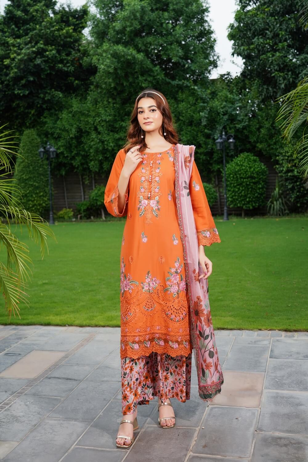 IMG-20250923-WA0063 Hoorain Airjet Embroidered Suit - Image 3