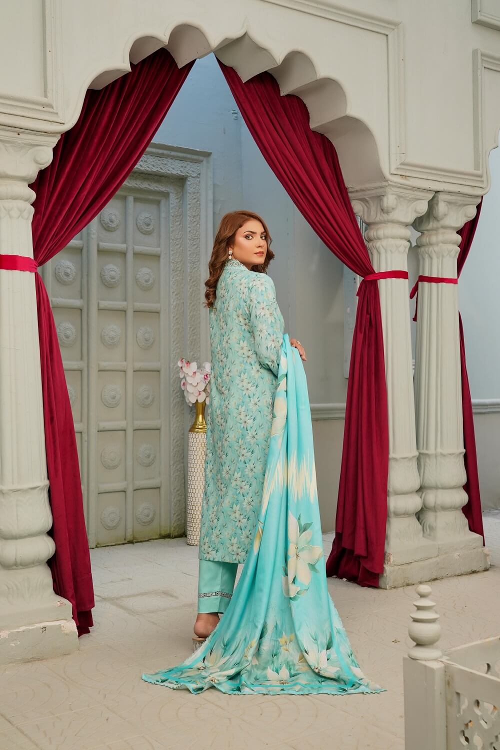 IMG-20250923-WA0085 Hoor Dhanak Embroidered Suit - Image 2