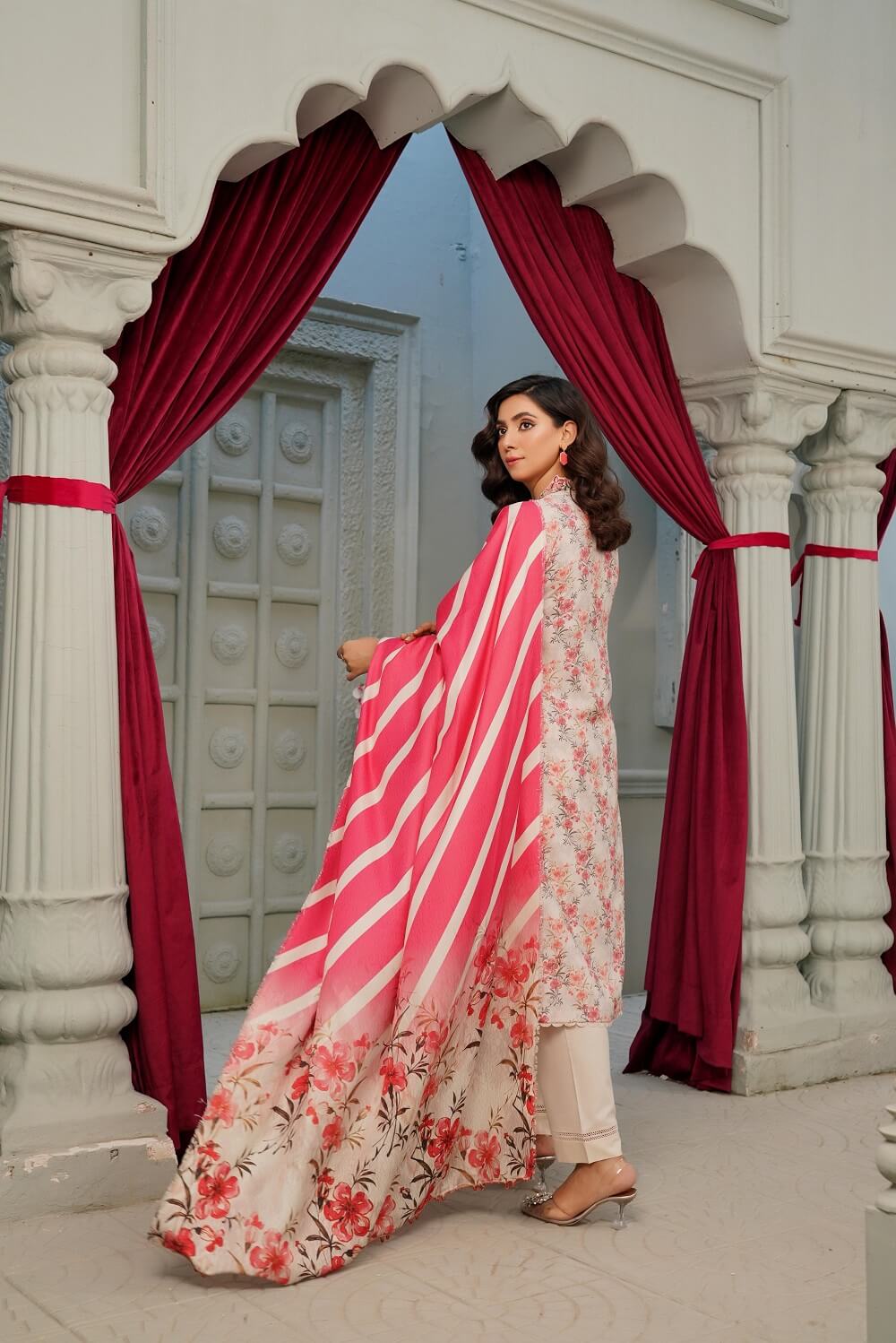 IMG-20250923-WA0089 Laila Dhanak Embroidered Suit - Image 2
