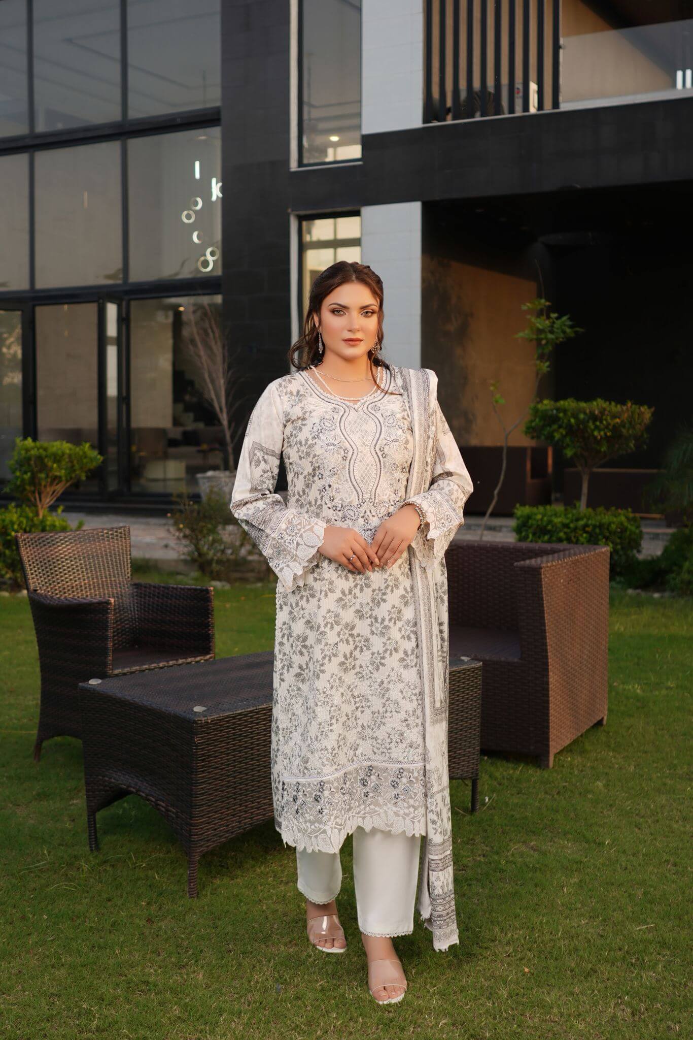 Winter Linen Embroidered Suit 4 Meher Winter Linen Embroidered Suit - Image 1
