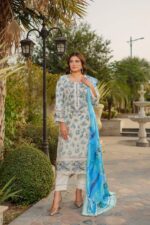 Hoorain Winter Dhanak Embroidered Suit