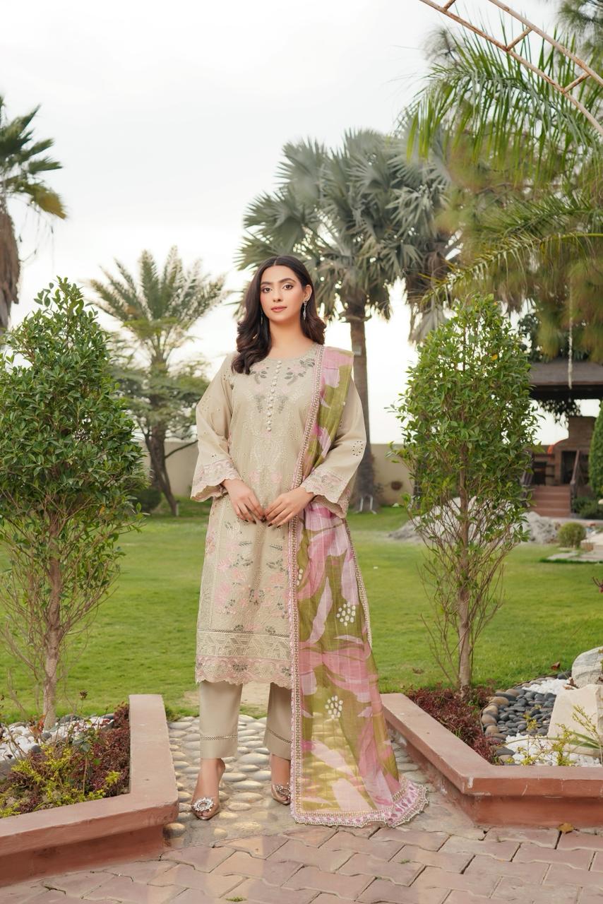 Zahra Bana Dora Lawn - Munira Designer Book 19 (13) Rimsha Royal Charm Suit - Image 1