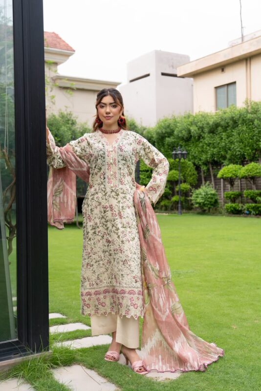 Mehreen Signature Luxe Lawn Suit