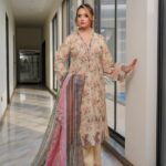 Wani Elegant Essence Lawn Set