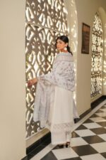 Mahnoor – Royal Floral Grace - Image 2