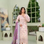 Wareeha – Effortless Elegance
