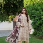 Aneela Classic Bloom Dhanak Suit